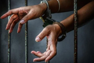 வவுனியாவில் 4 பெண்கள் உட்பட 8 பேர் கைது