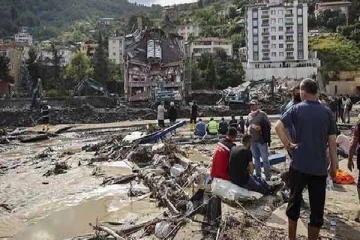 துருக்கியில் வெள்ளத்தில் சிக்கி பலியானோர் எண்ணிக்கை 62 ஆக உயர்வு