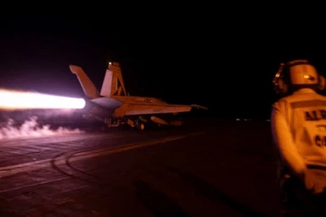 ஹவுதி போராளிகள் மீது அமெரிக்க மீண்டும் தாக்குதல்