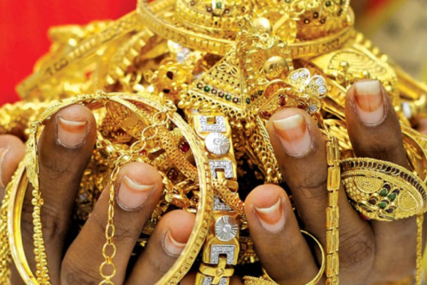பிரபல கோயில் திருவிழாக்களில் கைவரிசை ; யாழில் சிக்கிய இந்திய, இலங்கை பெண்கள் குழு | Women S Gang Caught Stealing At Temple Fest
