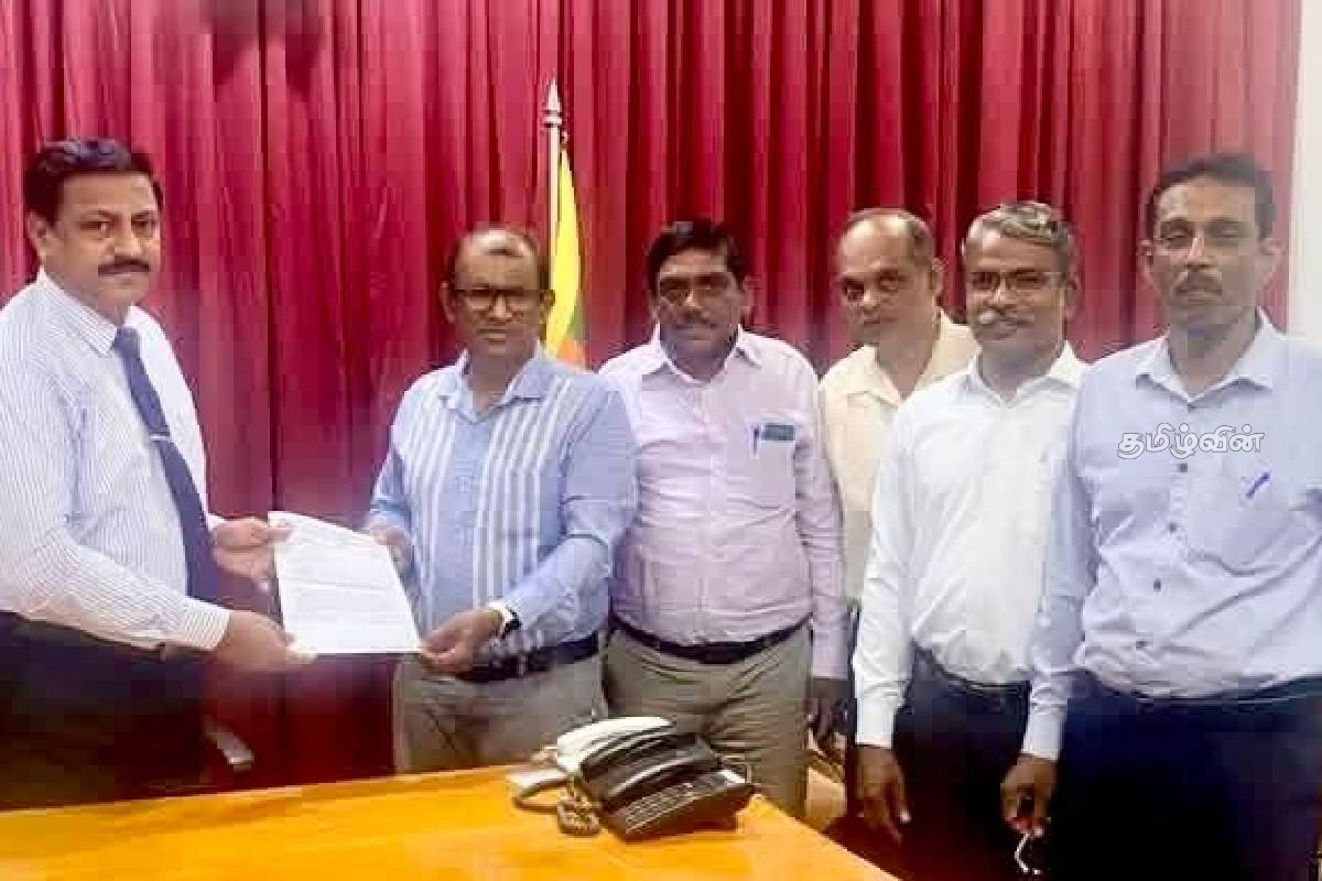 யாழ் மாவட்டத்தில் எரிபொருள் விநியோகத்தின் போது QR முறைமை | Qr System During Fuel Distribution In Jaffna