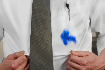 சட்டையில் விடாப்பிடியான மை கறையா?… வீட்டில் இருக்கும் இந்த பொருள் போதும்