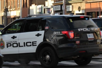 கனடாவில் தகாத முறையில் நடந்து கொண்ட ஆரம்ப பள்ளி ஆசிரியர்