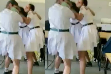 பள்ளி சீருடையில் மாணவிகள் செய்த மோசமான காரியம்... அதுவும் இப்படியா? லீக்கான வீடியோ