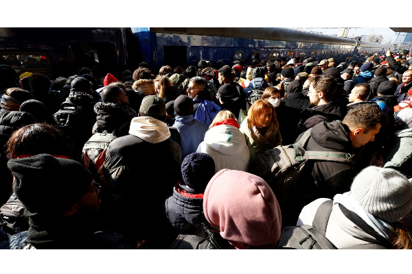 அதிகரிக்கும் போர் பதற்றம் : கீவ்-இல் இருந்து இந்தியர்கள் எப்படியாவது இன்றே வெளியேறுங்கள் என அறிவுறுத்தல் - தமிழ்நாடு