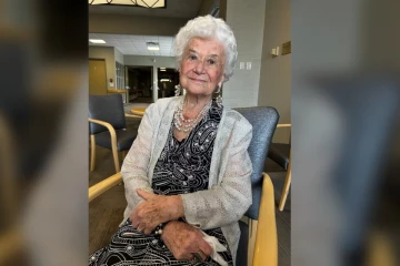 95 வயதிலும் தொண்டு செய்கிற மூதாட்டி – குவியும் பாராட்டுகள்!