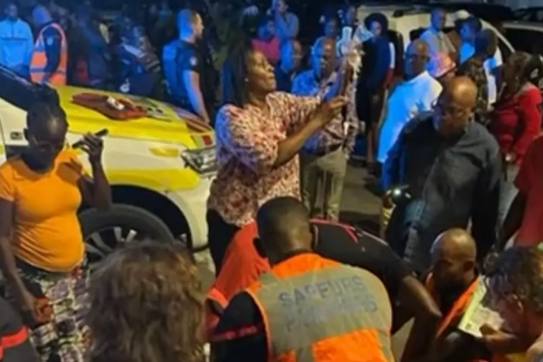 பிரான்ஸில் கிறிஸ்துமஸ் நிகழ்ச்சியில் புகுந்த கார்: பலியான மக்கள் | Guadeloupe Christmas Car Crash Kills 10 Injures 9 பிரான்ஸில் கிறிஸ்துமஸ் நிகழ்ச்சியில் புகுந்த கார்: பலியான மக்கள் | Guadeloupe Christmas Car Crash Kills 10 Injures 9