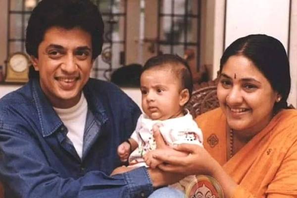 மறைந்த நடிகர் ரகுவரனின் மகனா இவர்?, அடுத்த ஹீரோ ரெடி- லேட்டஸ்ட் க்ளிக்