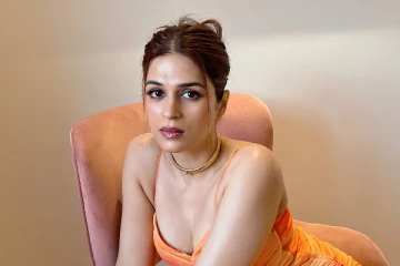 ஹாட் உடையில் நடிகை ஷ்ரத்தா தாஸ்.. லேட்டஸ்ட் போட்டோஷூட்