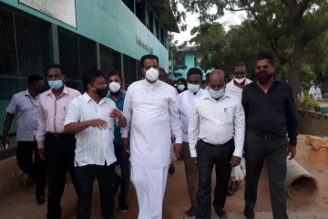 சைனைட் குப்பிகளையும் துப்பாக்கிகளையும் ஏந்திய  இளைஞர்களை புத்தகங்களை ஏந்த வைத்திருக்கிறோம் - இராஜாங்க அமைச்சர்  பேச்சு