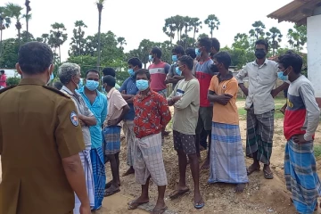 யாழில் ஒன்று கூடியுள்ள பெருமளவான மக்கள் - களமிறக்கப்பட்டுள்ள பொலிஸார்