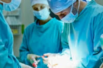 රජයේ ප්‍රධාන රෝහලක හදිසියේම සැත්කම් නවති..