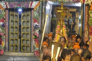 திறக்கப்பட்ட ஸ்ரீரங்கம் ரெங்கநாதர் கோவில் சொர்க்கவாசல் - பரவசம் அடைந்த பக்தர்கள்