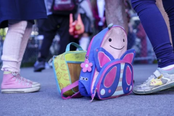 அல்பர்டாவில் மூன்று வாரங்களின் பின்னர் மீண்டும் திறக்கப்படும் பாடசாலைகள்