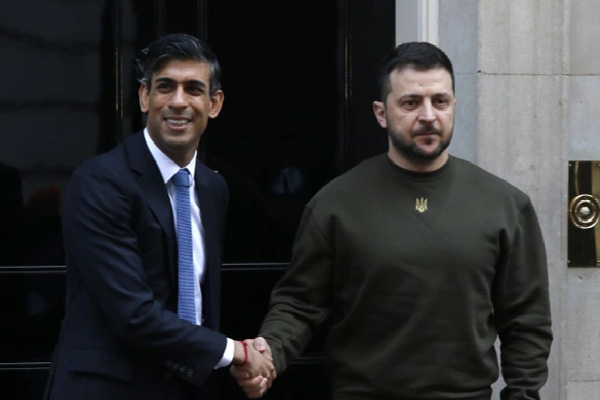 உக்ரைனின் பொருளாதார சீரமைப்பிற்கு கைக்கொடுக்கும் ரிஷி சுனக் | Uk Guarantee 3 Billion Loans Ukraine S Recovery