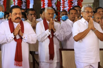 உறக்கமின்றித் தவிக்கும் ராஜபக்சக்கள்- நள்ளிரவைத் தாண்டியும் திடீர் சந்திப்புக்கள்!
