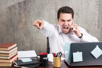 ஆபிஸ் டென்ஷனை போக்கனுமா.. முதலாளியை மனசார திட்டி தீர்க்க வந்தாச்சு புதிய சேவை!