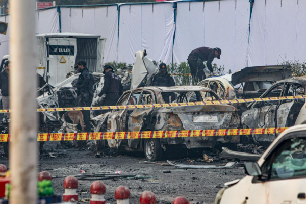 டெல்லியை உலுக்கிய கார் வெடிப்பு! 3 மணி நேரம் முன்பே எச்சரித்த மாணவன்.. | Student Warns Social Media 3 Hours Delhi Car Blast டெல்லியை உலுக்கிய கார் வெடிப்பு! 3 மணி நேரம் முன்பே எச்சரித்த மாணவன்.. | Student Warns Social Media 3 Hours Delhi Car Blast