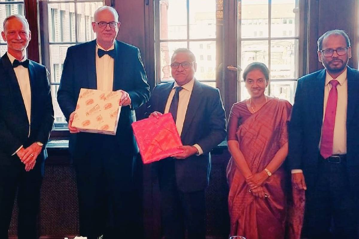 ஜேர்மனியின் பிரேமன் நகர மேயரை சந்தித்த அமைச்சர் விஜித ஹேரத் | Vijitha Herath Meets Up German Mayor Of Bremen