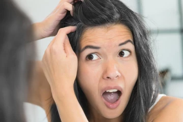 30 පැනපු ගමන් කොණ්ඩය සුදු වෙනවද? මෙන්න ඒකට ස්වභාවික හොඳම විසඳුම.