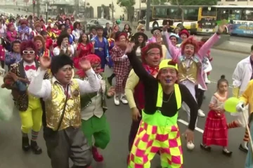 பெருவில் களைகட்டிய கோமாளிகள் தினம்