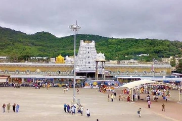 வீட்டுக்கு தெரியாமல் உண்டியல் பணத்துடன் திருப்பதி கோயிலுக்கு சென்ற சிறுவன் - பரபரப்பு சம்பவம்!