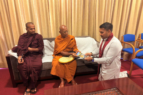 திருகோணமலை மகா சங்கத்தினர் - நாமல் அவசர சந்திப்பு | Special Discussion At Trinco Incident