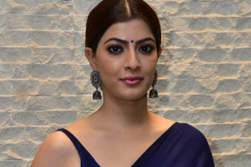 வரலட்சுமியின் வீடியோவால் ரசிகர்கள் அதிர்ச்சி.. அப்படி என்ன நடந்தது!