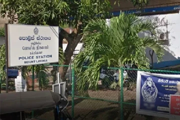 ஹொட்டலுக்கு செல்லும் வழியை கூறாததால் ஏ.எஸ்.பியை தாக்கிய இளைஞர்கள்