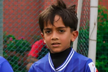 கால்பந்து அணியில் அஜித் மகன் ஆத்விக்! வைரலாகும் போட்டோ