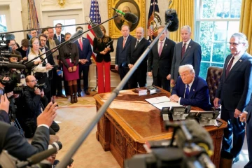 பத்திரிகையாளர்களுக்கு வெள்ளை மாளிகை விதித்த கட்டுப்பாடுகள்