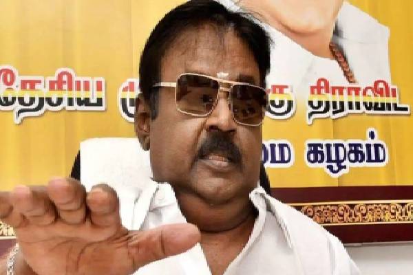 சொந்த பணத்தில் நினைவுச் சின்னம் கட்டுங்கள் மக்கள் வரிப்பணத்தை வீணடிப்பதா?  - விஜயகாந்த் கண்டனம் | Build A Monument With Your Own Vijayakanth