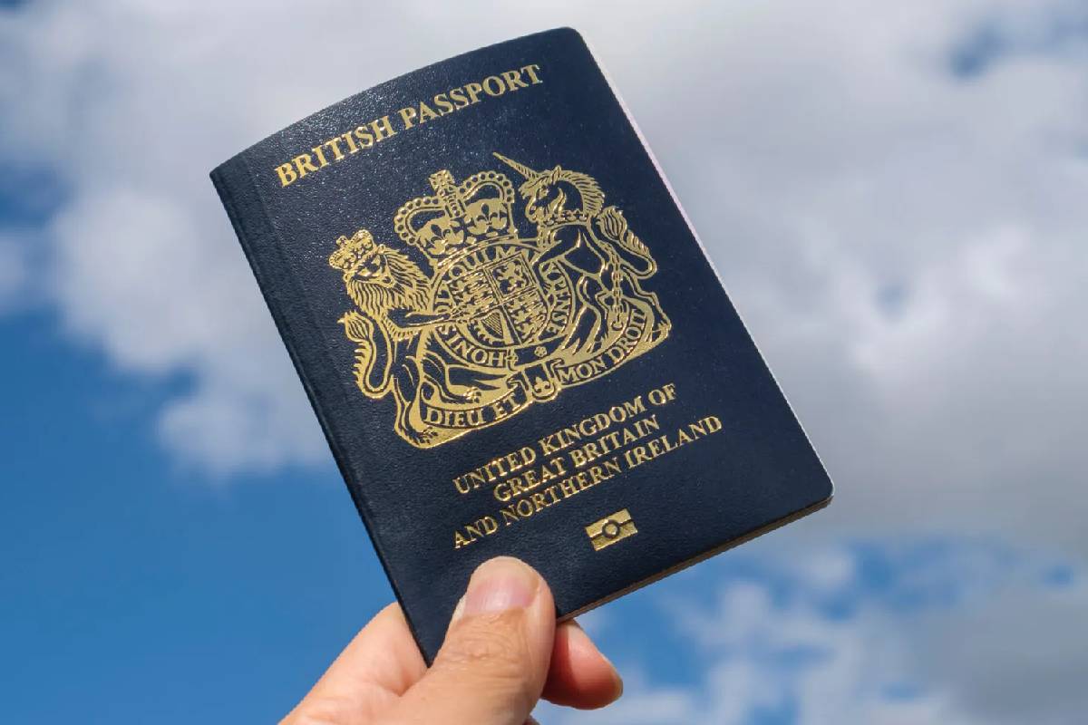பிரித்தானியர்களுக்கு பாஸ்போர்ட் தொடர்பில் ஒரு முக்கிய அறிவிப்பு | Uk Passport Office Update Photo Rules