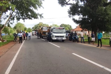 லொறியில் மோதி பலியான இளம் குடும்ப பெண் ; பொலிஸாரின் பிடியில் சாரதி