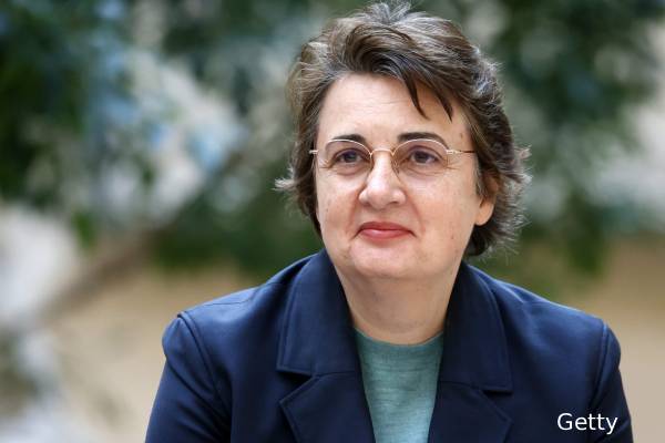 பிரான்ஸ் அருங்காட்சியகக் கொள்ளை: சமீபத்திய தகவல் | Macron Appreciate Louvre Museum Chief Resign