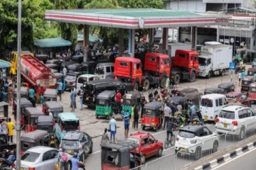 இலங்கையில் வரிசையின்றி எரிபொருளை பெற்றுக் கொள்ளும் ஒரேயொரு நிலையம்
