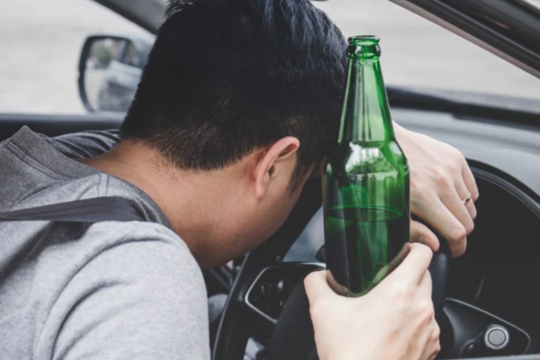 மதுபோதையில் பஸ்ஸை செலுத்திய சாரதி கைது | Driver Arrested For Driving A Bus Intoxicated
