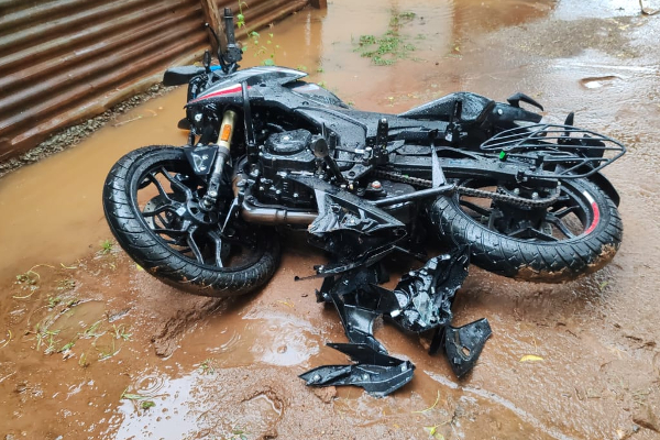 விபத்தில் பலியான இளைஞன்! இருவர் படுகாயம் | Young Man Died In A Motorcycle Accident