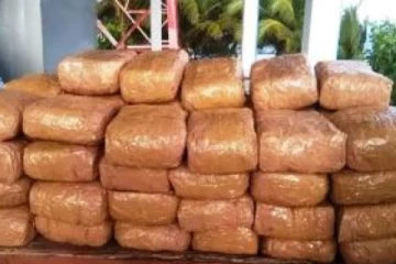 இலங்கைக்கு கடத்தப்படவிருந்த பெருந்தொகை ஆபத்தான பொருட்கள் ; மடக்கி பிடித்த இந்திய பொலிஸார்