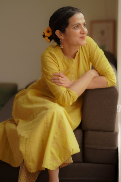 திடீரென திருமண புகைப்படத்தை வெளியிட்டு வாழ்த்த கூறிய தொகுப்பாளினி டிடி... குவியும் லைக்ஸ் | Anchor Dd Brother Married Photos Viral