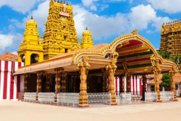 கோயில் சுற்றுச் சுவர் ஏன் சிவப்பு,வெள்ளையாக இருக்கிறது காரணம் தெரியுமா?