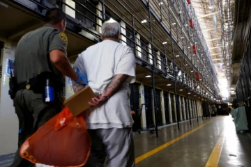 அமெரிக்காவில் பெயர் குழப்பத்தால் கைதி மாற்றி விடுதலை