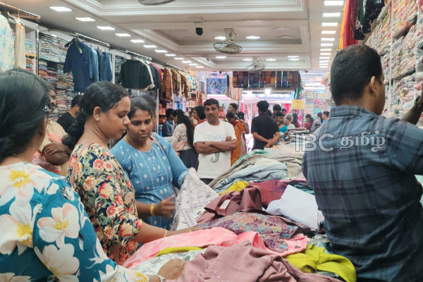 நாடளாவிய ரீதியில் களை கட்டிய தீபாவளி வியாபாரம் | Diwali Sales Boom Islandwide