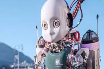 உலகின் முதல் பறக்கும் மனித உருவ ரோபோ.., குழந்தை முகத்தால் இணையத்தில் விமர்சனம்