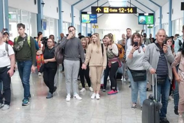 நாட்டிற்கு வந்து குவியும் சுற்றுலா பயணிகள் | Tourists Flocking To Sri Lanka