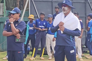 யாழில் இலங்கை அணியின் முன்னாள் பிரபல பந்து வீச்சாளர் சமிந்த வாஸ் (Photos)