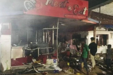 ஹாபிஸ் நசீருக்கு சொந்தமான காரியாலயம் - வீடு தீக்கிரை!