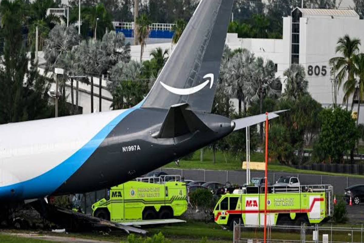அமெரிக்க மியாமி விமான நிலையத்தில் விபத்து - 5 பேர் உயிரிழப்பு | Accident At Miami Airport In Us அமெரிக்க மியாமி விமான நிலையத்தில் விபத்து - 5 பேர் உயிரிழப்பு | Accident At Miami Airport In Us