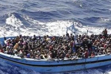 புலம்பெயர் பயணிகள் படகு கவிழ்ந்து 300 பேர் பலி