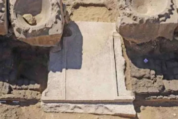 எகிப்தில் கண்டுபிடிக்கப்பட்ட 4500 ஆண்டுகள் பழமையான சூரிய ஆலயம்